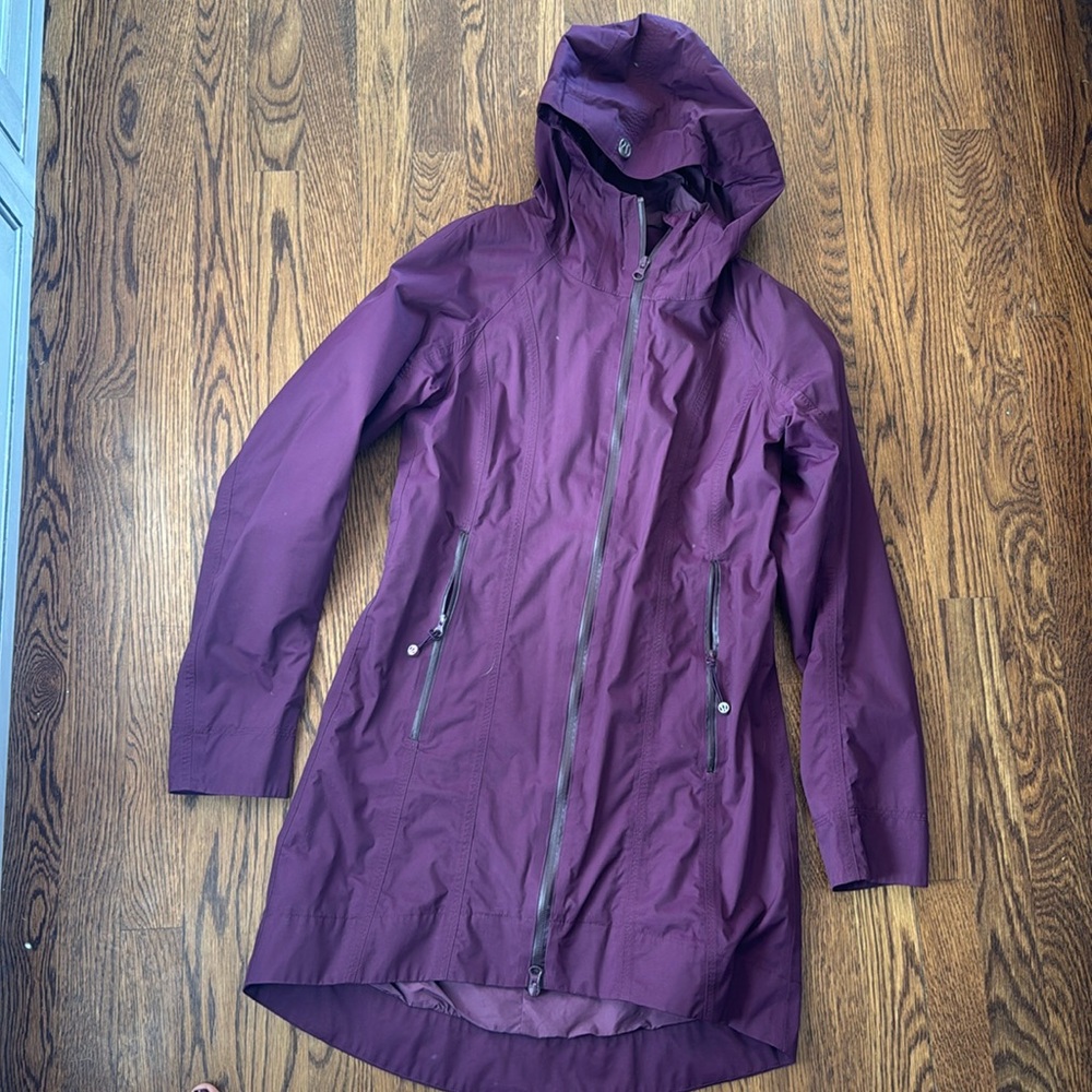 Right as Rain lululemon athletica rain jacket size 4